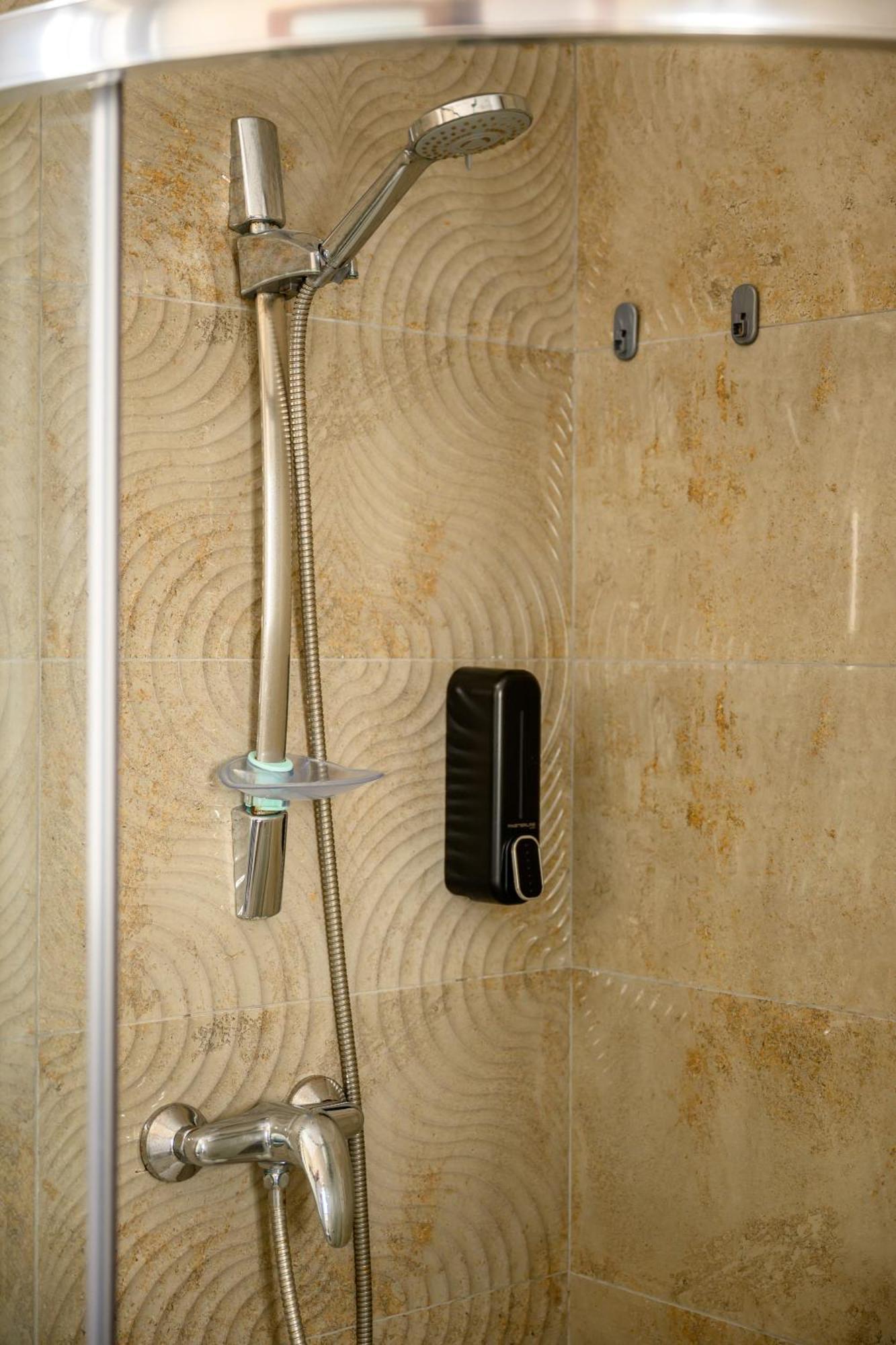 F11 Room 2, Private Room Two Single Beds Shared Bathroom In Shared Flat Msida Exterior foto
