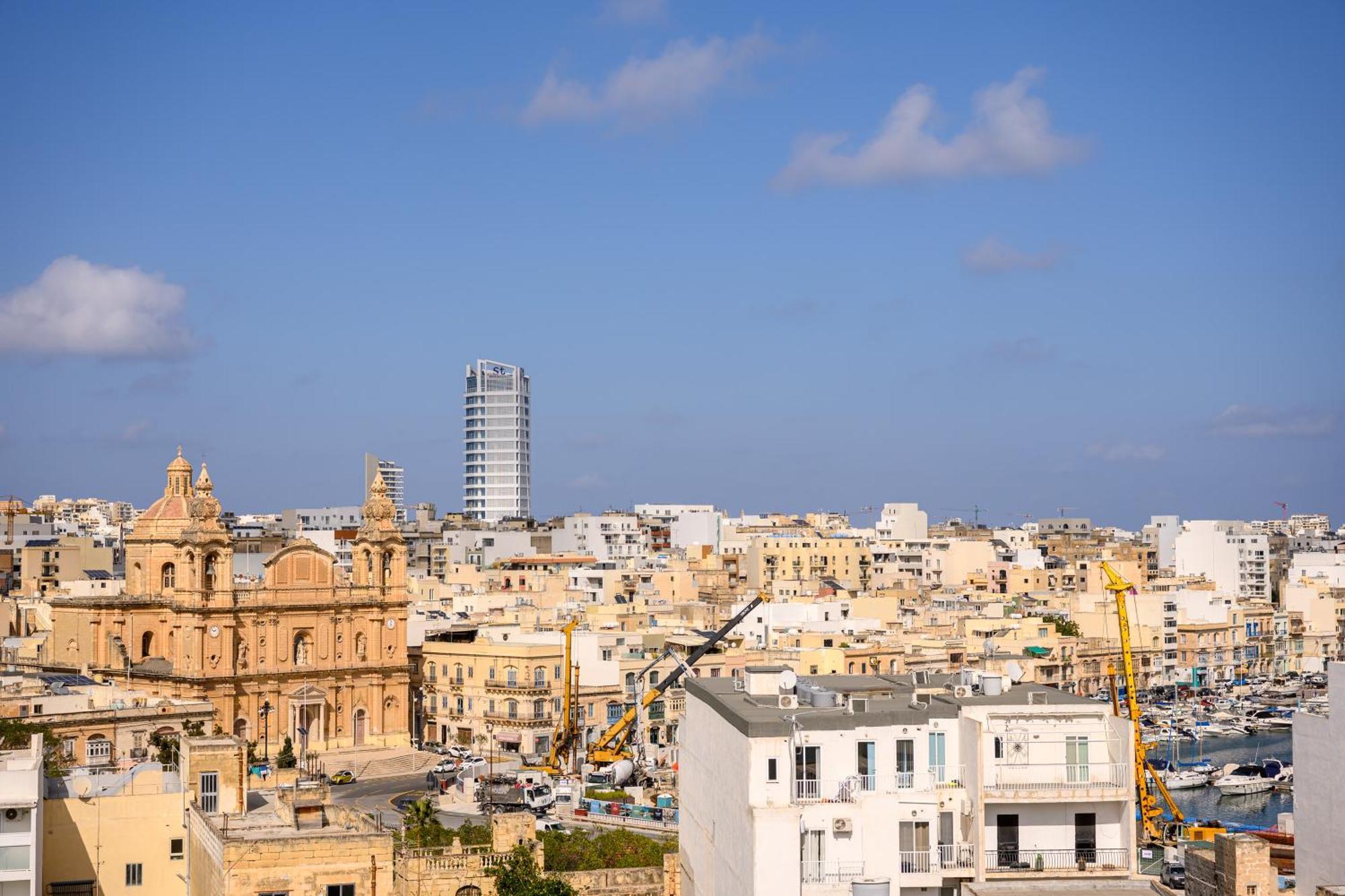 F11 Room 2, Private Room Two Single Beds Shared Bathroom In Shared Flat Msida Exterior foto